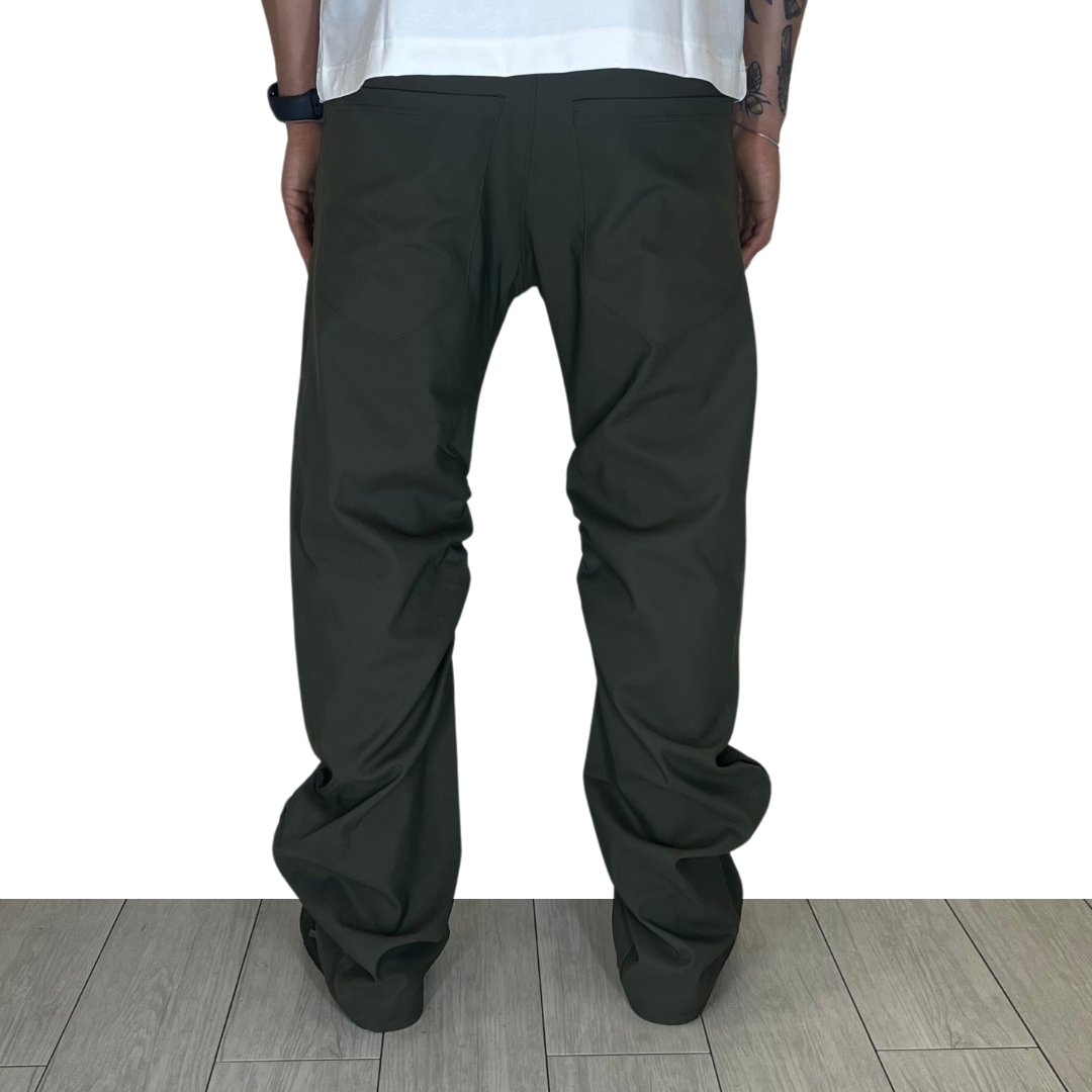 PANTALACCIO DETAILED